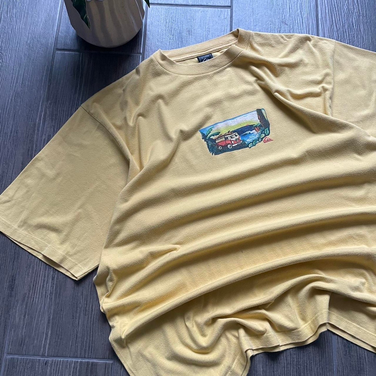 Quiksilver yellow baggy surf y2k XL tee