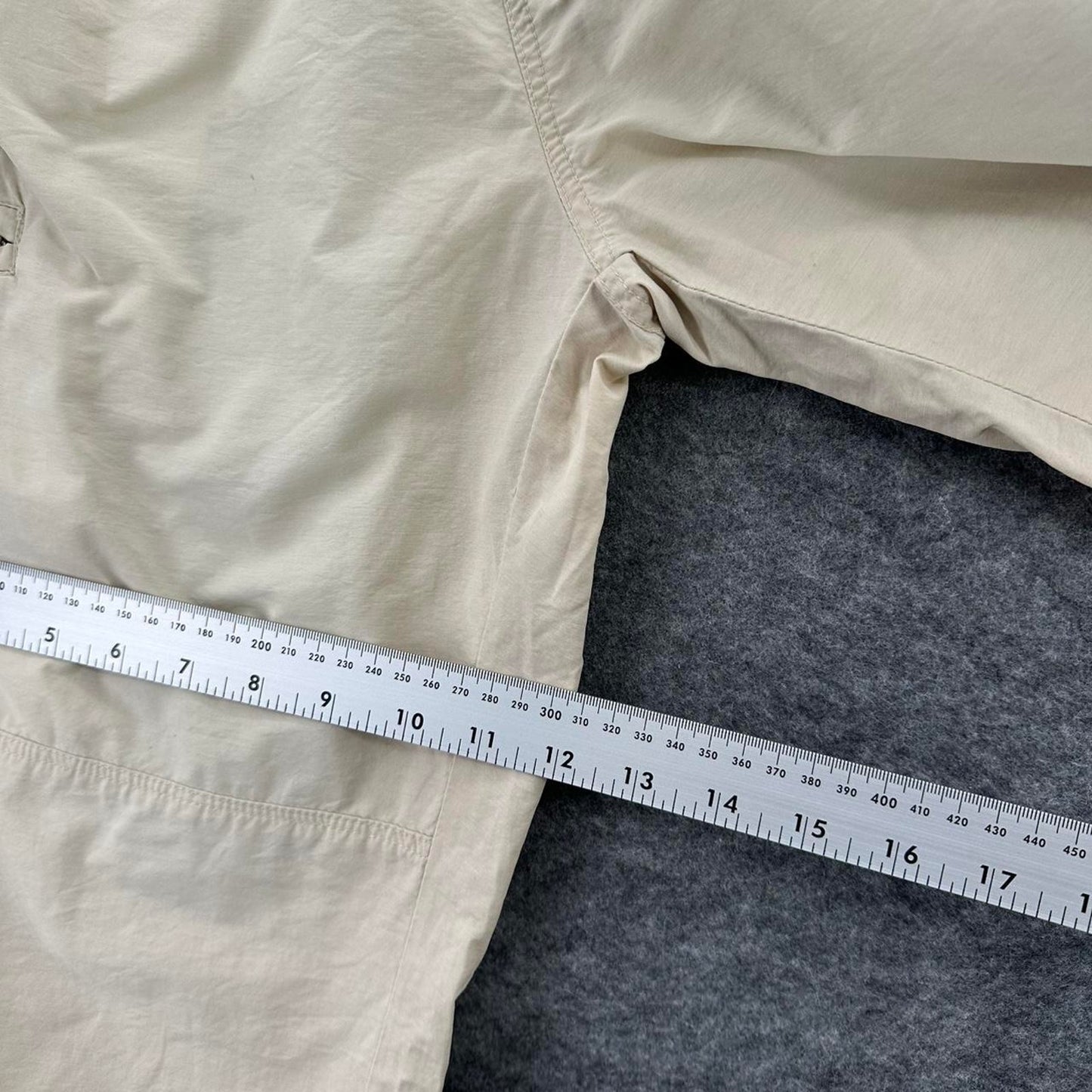 Quiksilver cream baggy shorts