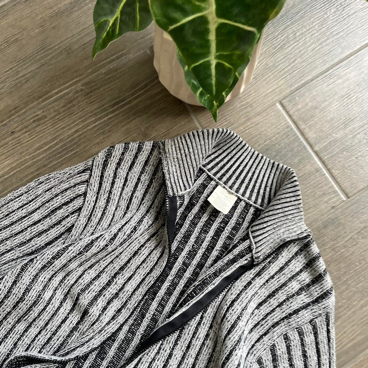 Vintage avant garde zip y2k jumper