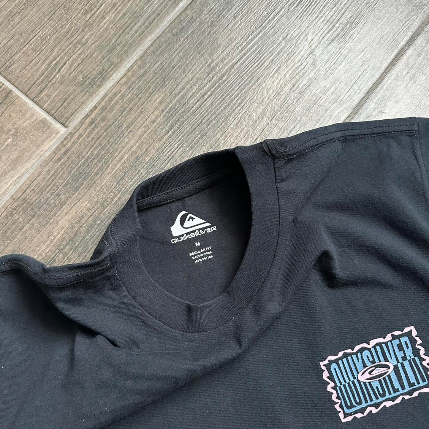 Quiksilver black y2k surf tee