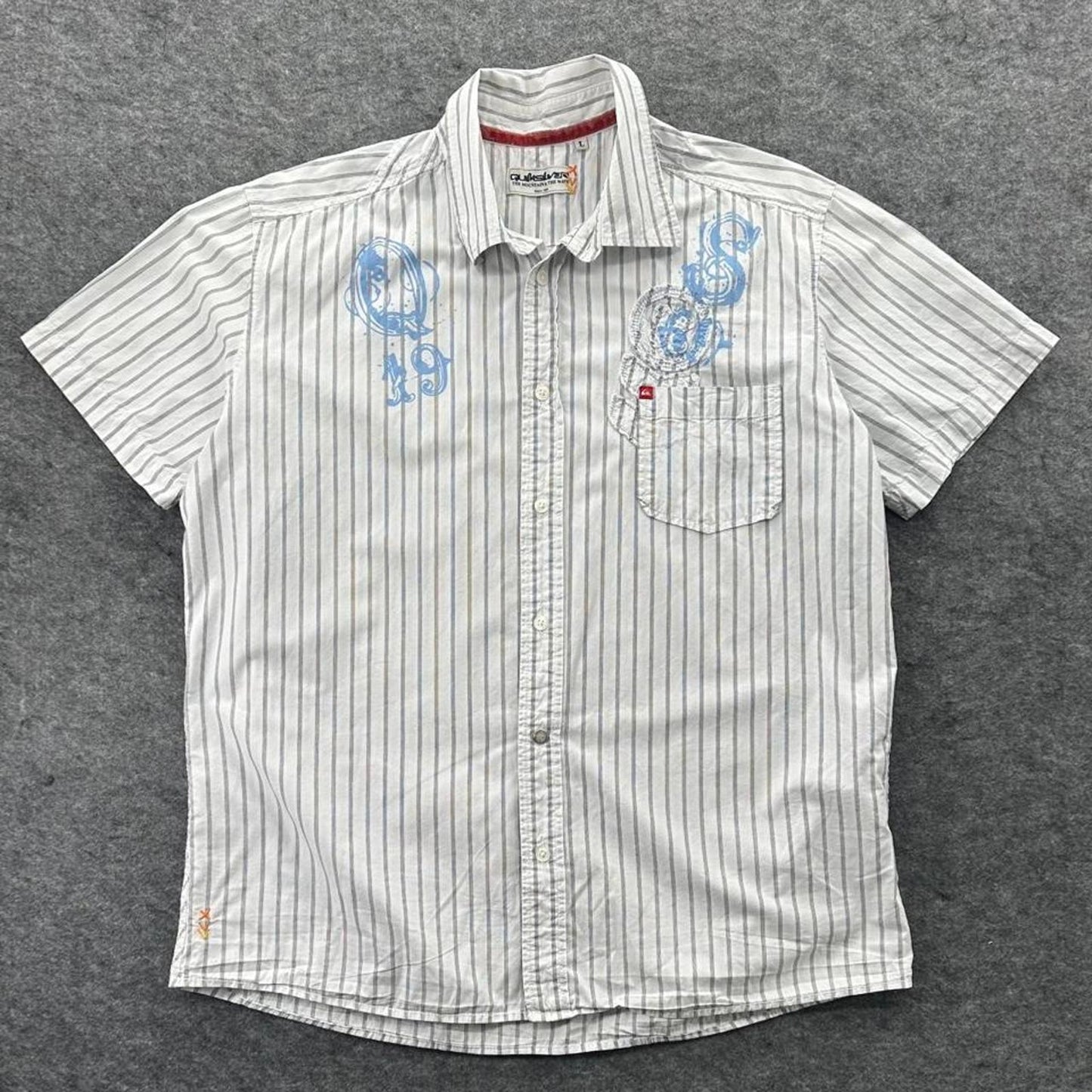 Quiksilver white and blue striped