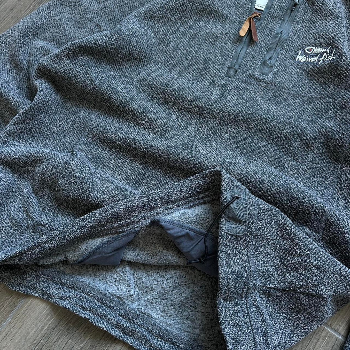 Weird Fish grey M Y2K baggy surf jumper