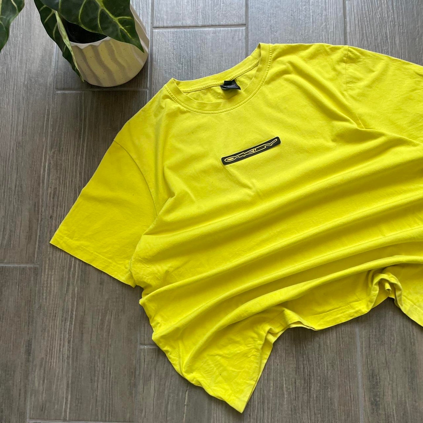 Oakley baggy y2k rap tee