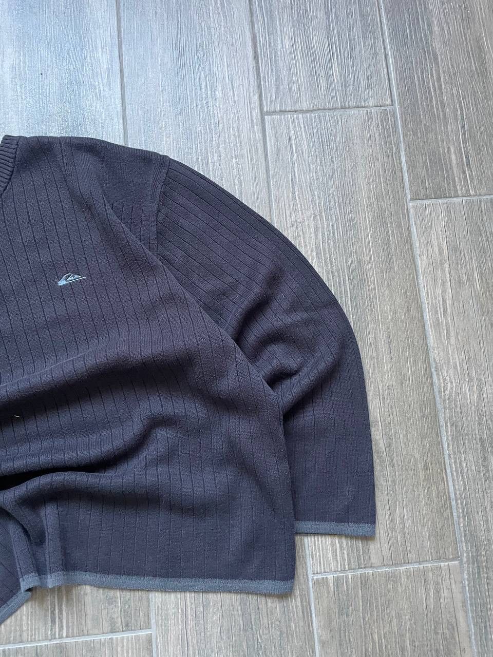 Quiksilver black v neck vintage jumper