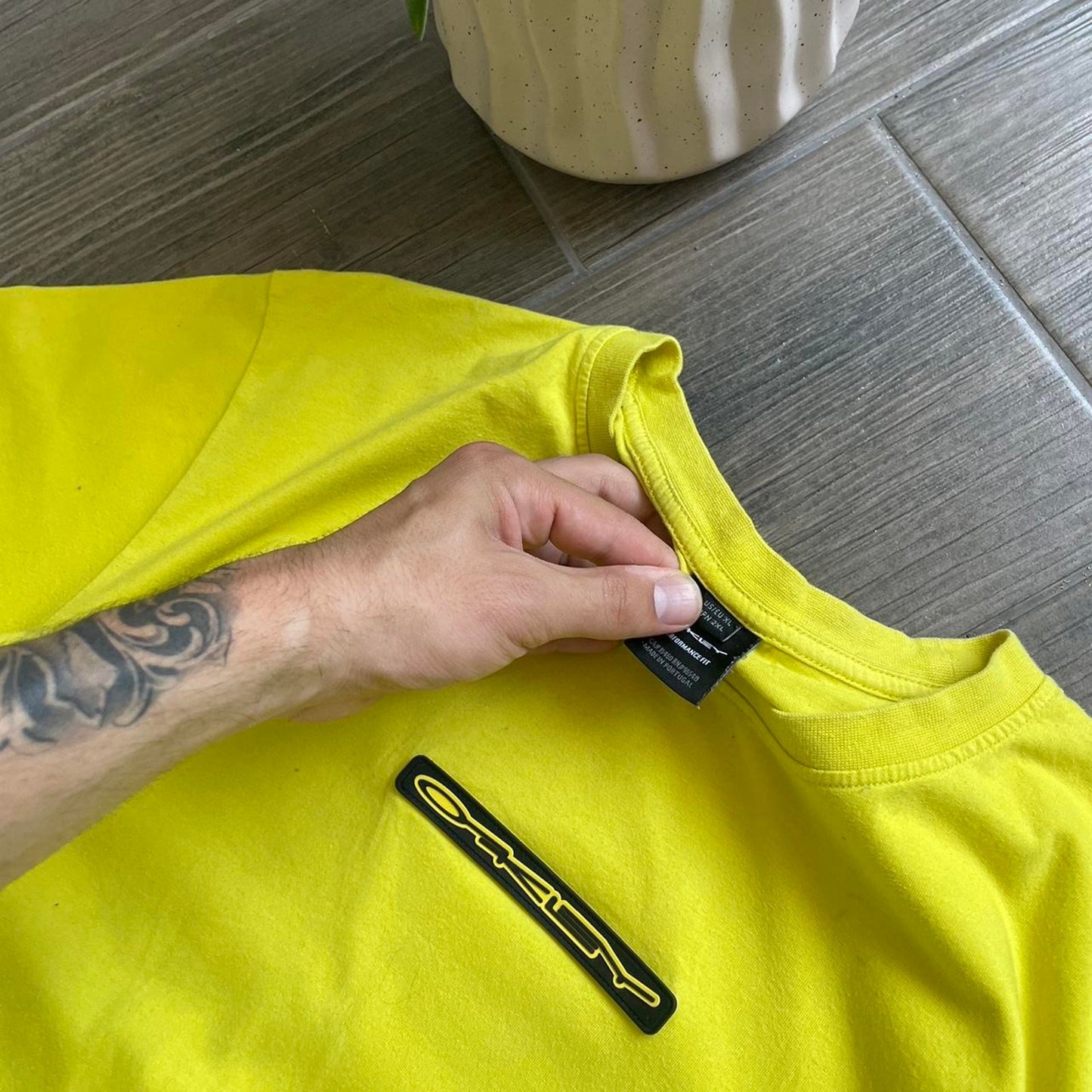 Oakley baggy y2k rap tee