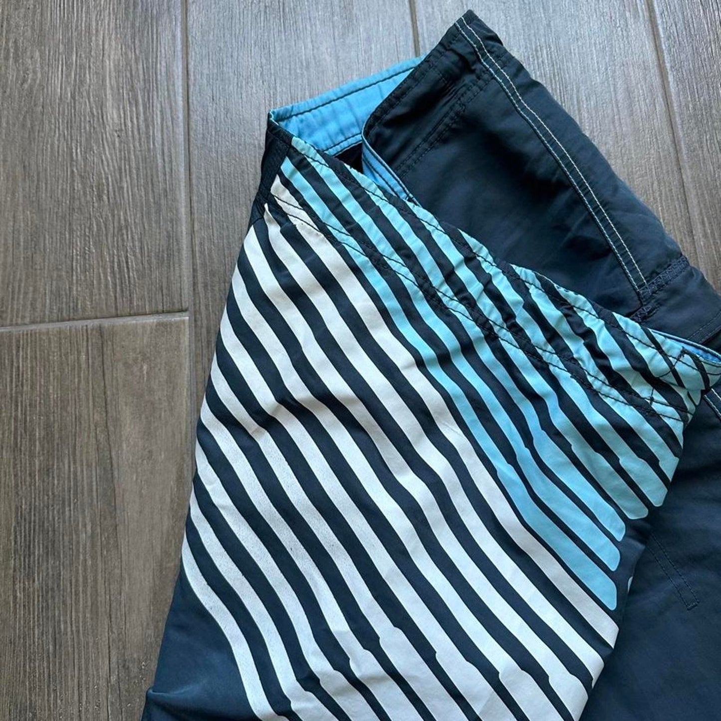 Quiksilver black and blue board