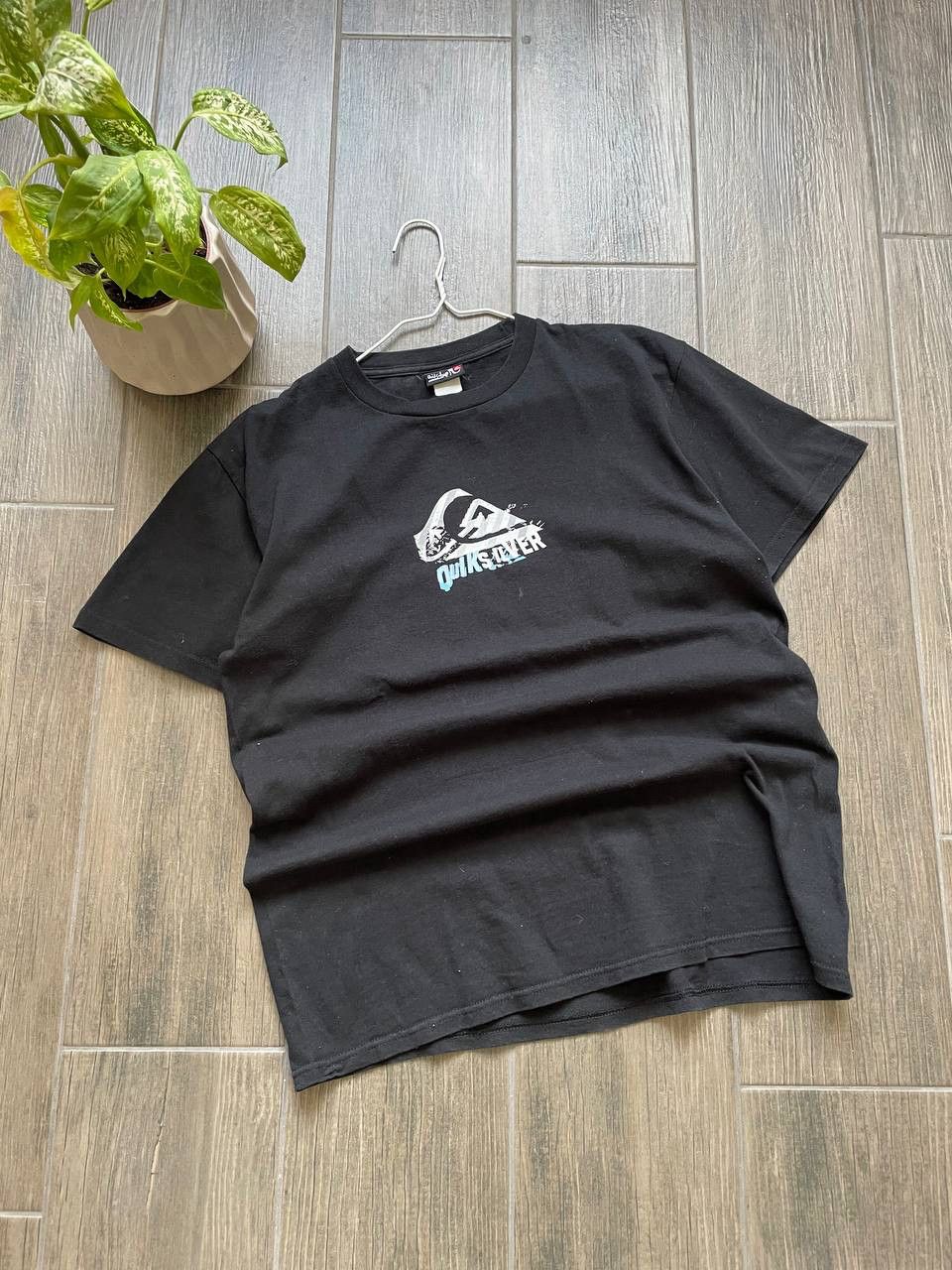 Quiksilver black baggy vintage big logo t-shirt