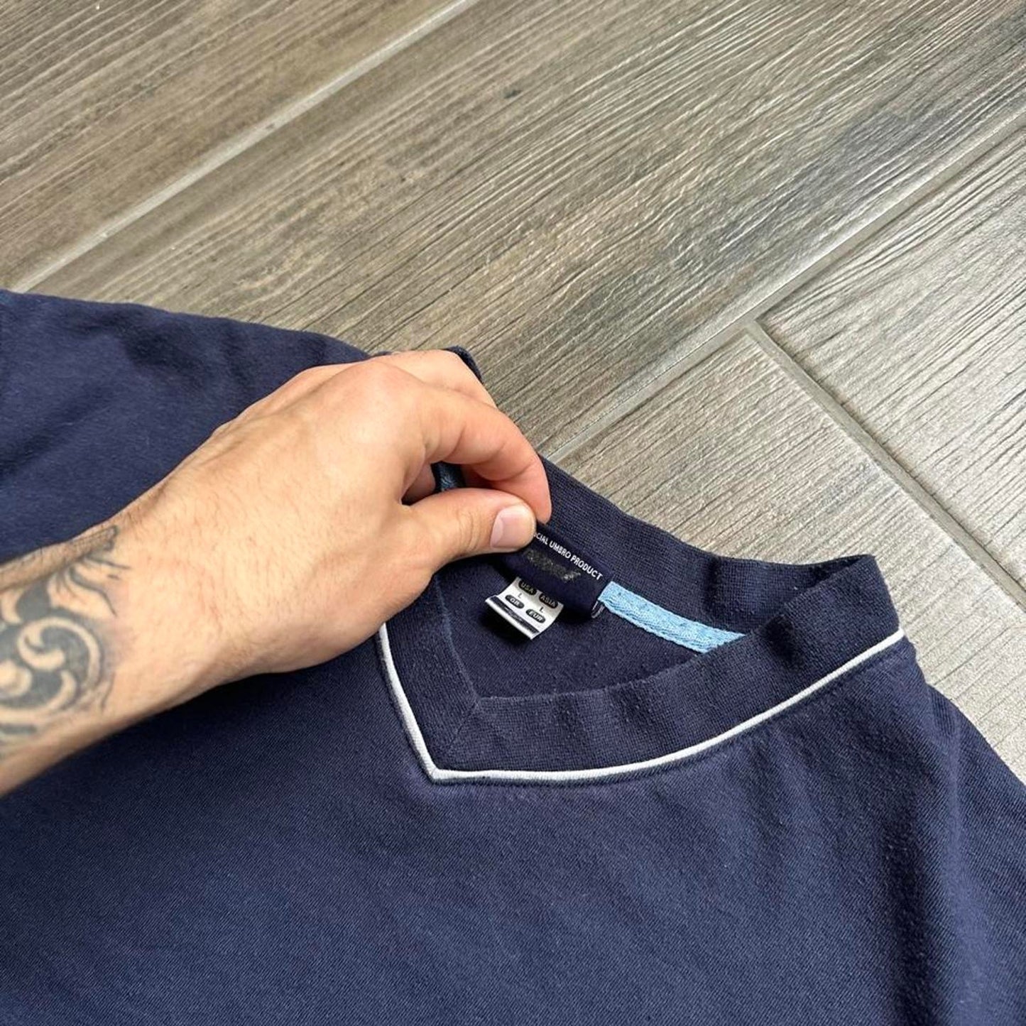 Navy blue Umbro V-neck T-shirt
