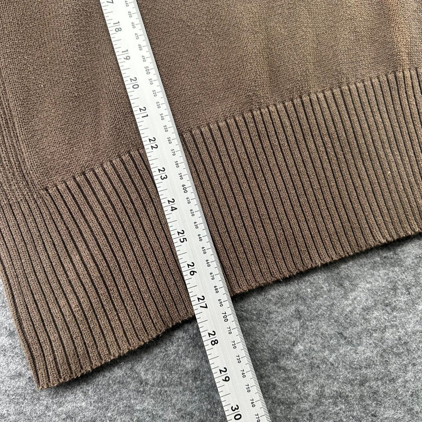 Quiksilver knitted brown sweater
