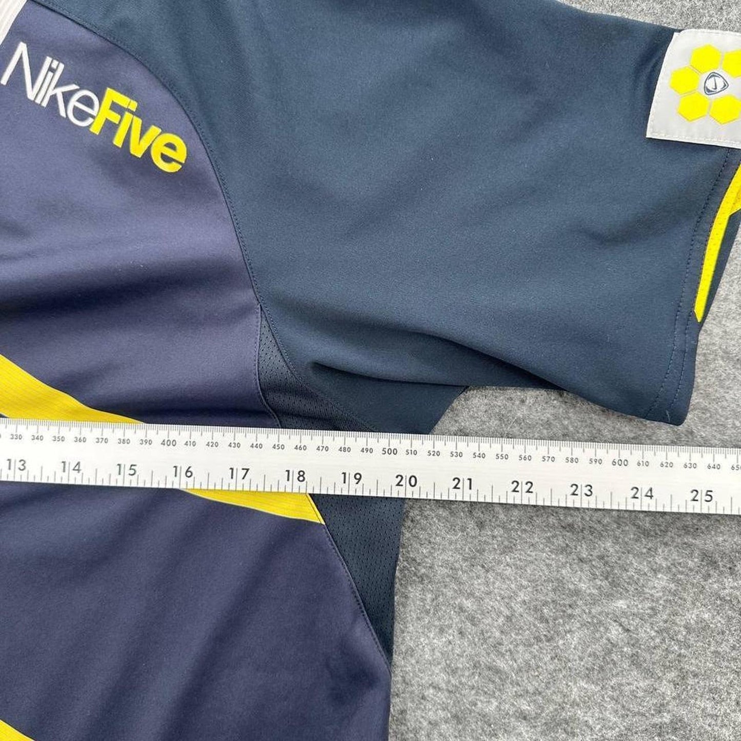 Nike five 2000s jersey tee