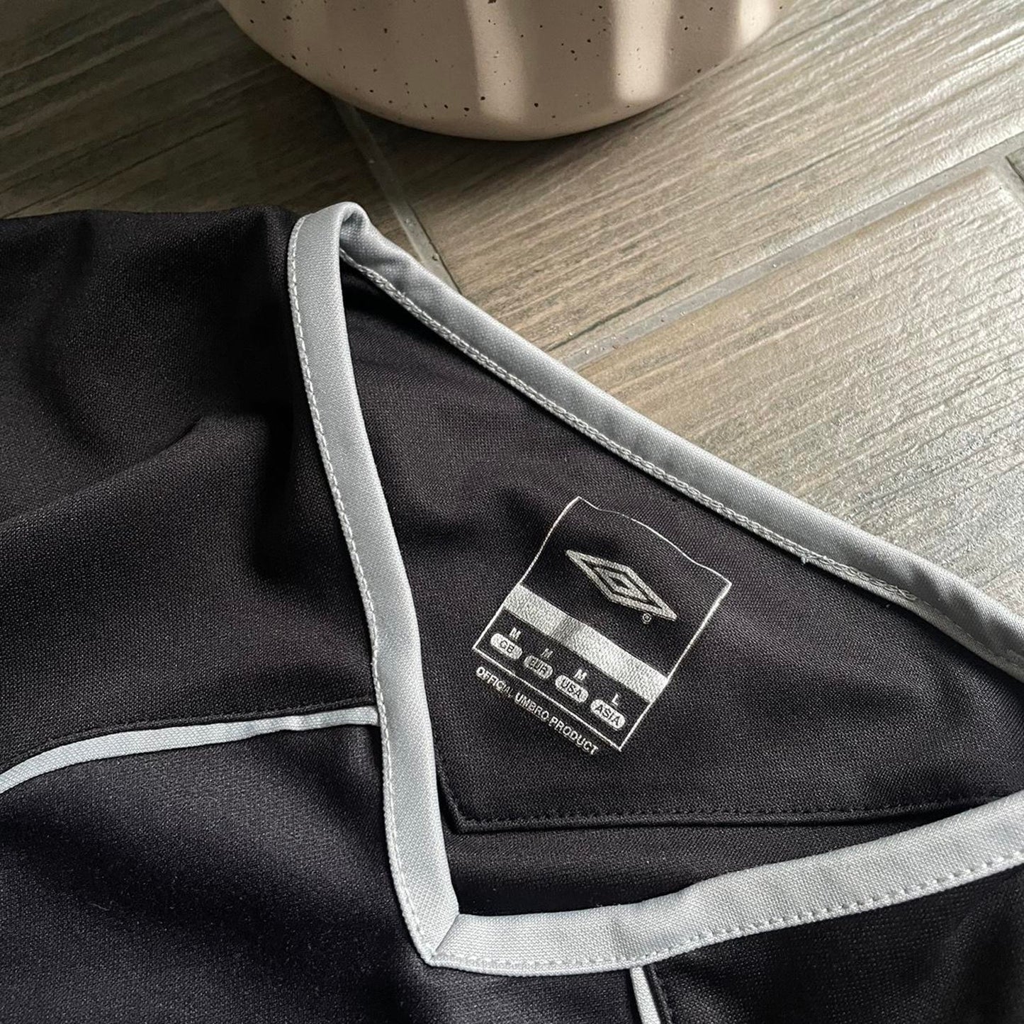 Umbro black jersey vintage baggy y2k streetwear M tee