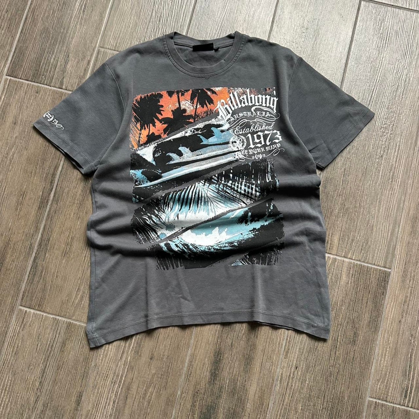 Billabong grey surf graphic tee
