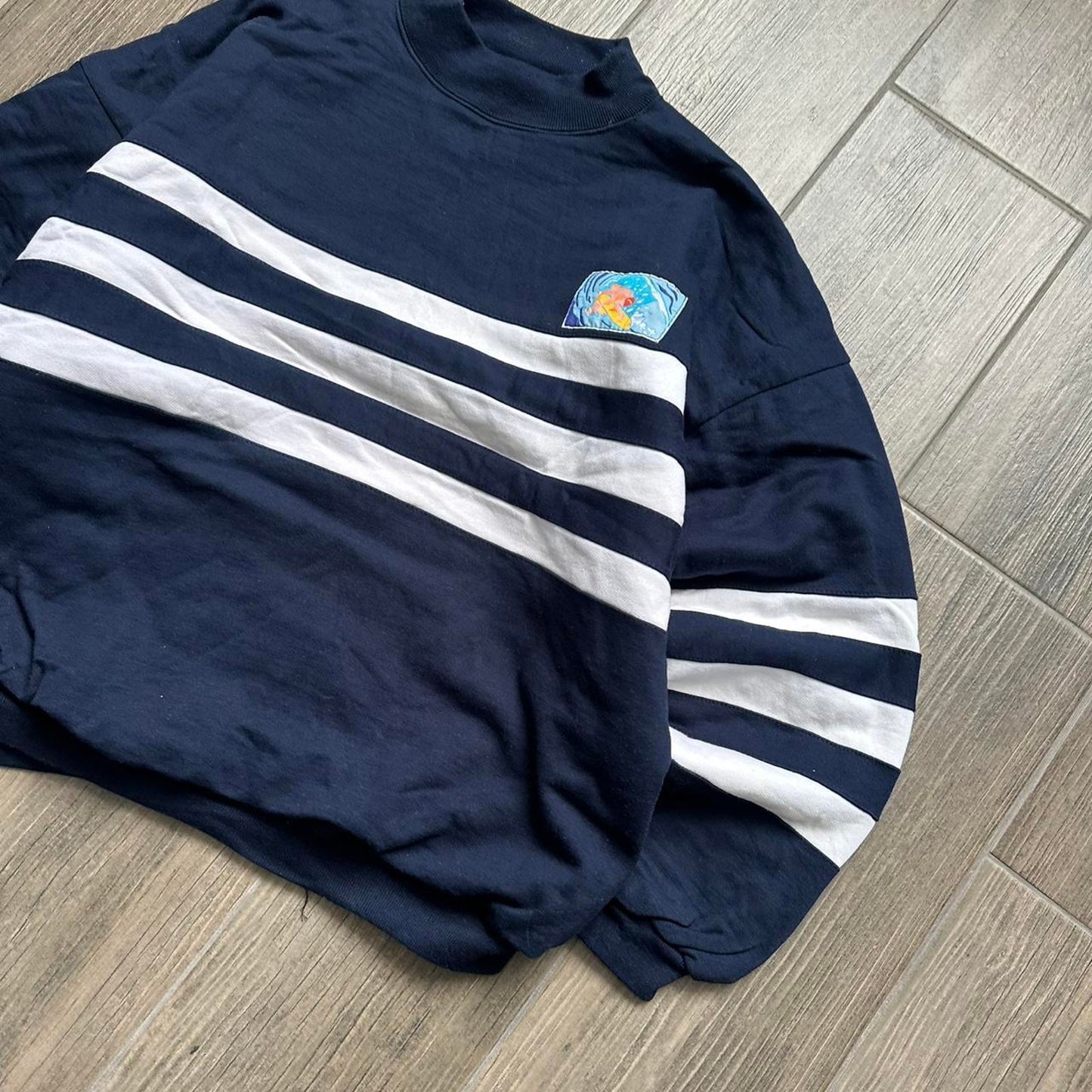 Vintage surf style 90s sweatshirt