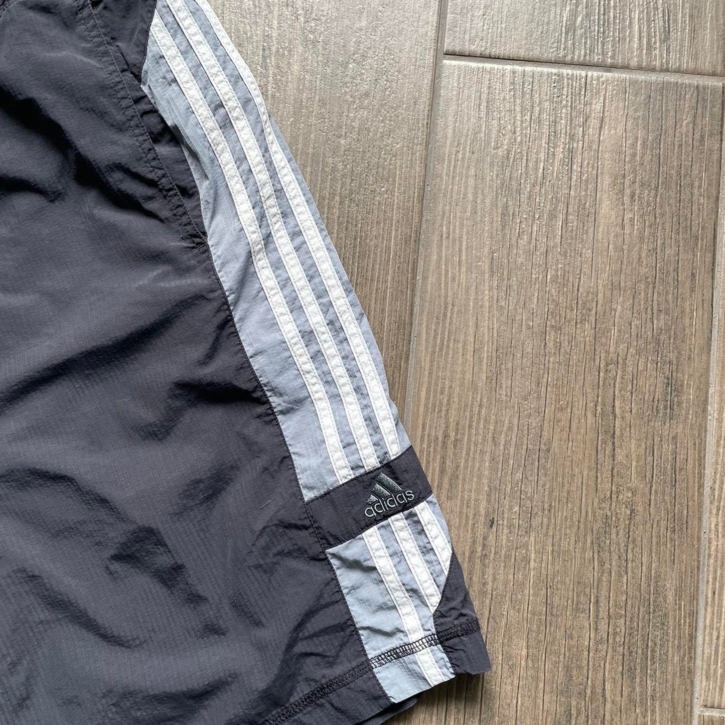 Adidas nylon vintage baggy shorts