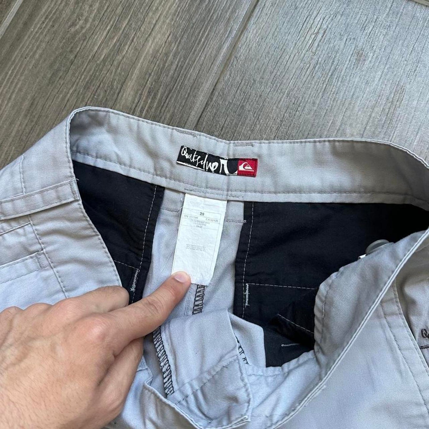 Quiksilver cream shorts size