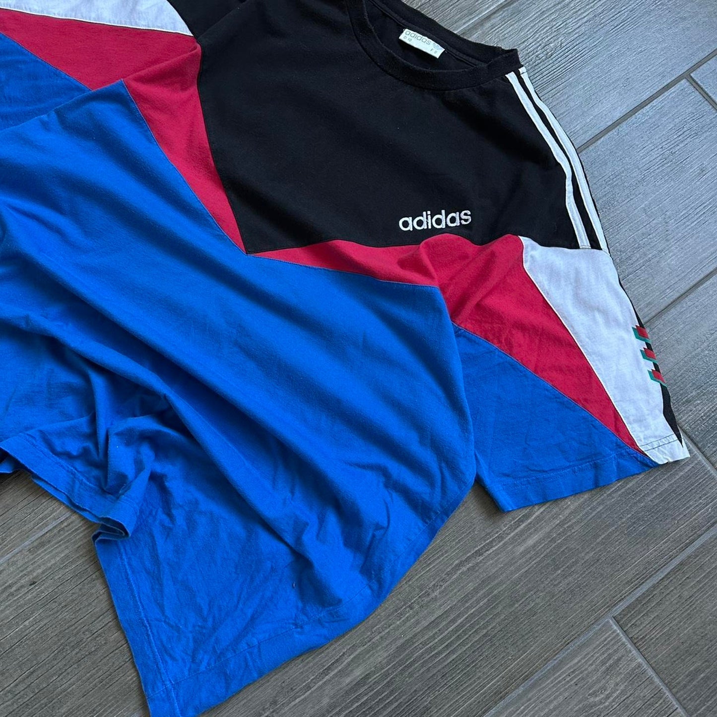 Adidas vintage tee