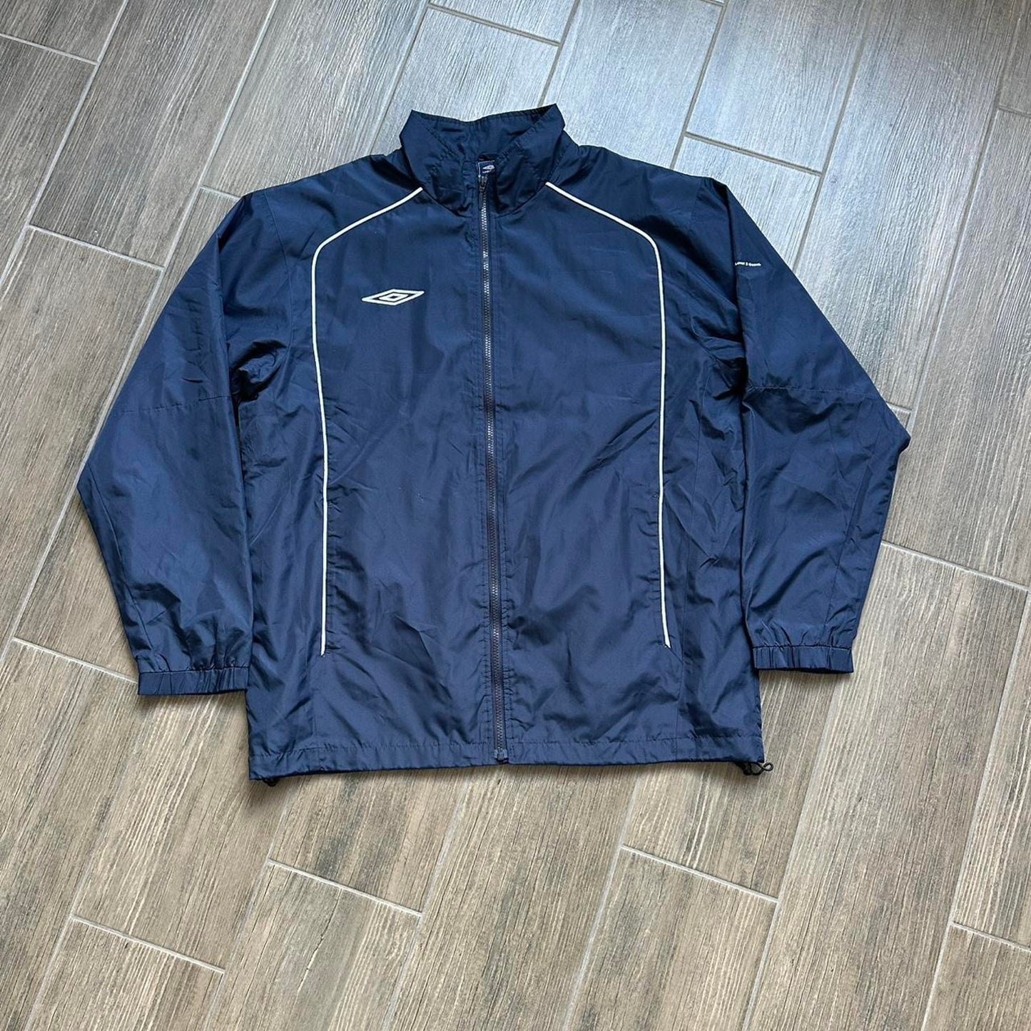 Umbro navy waterproof L light jacket
