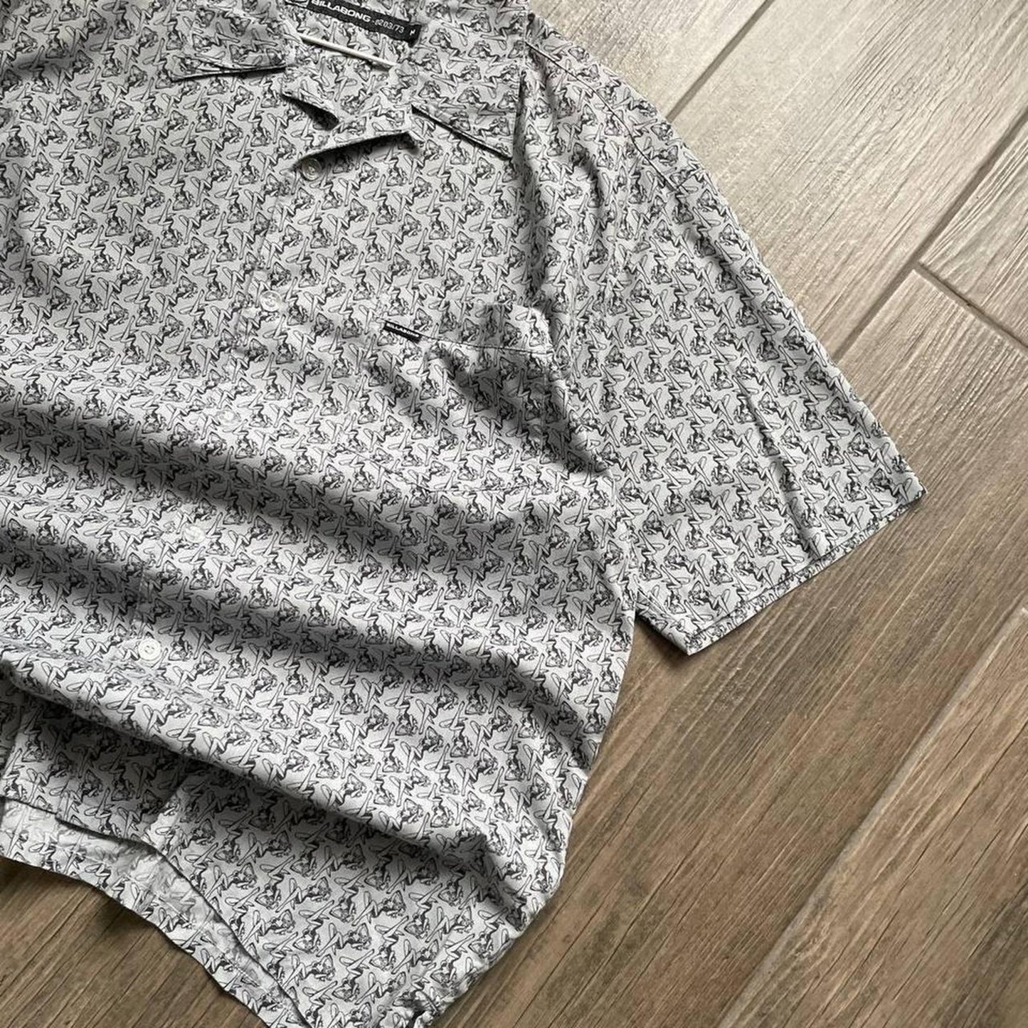 Billabong monogram y2k summer surf shirt