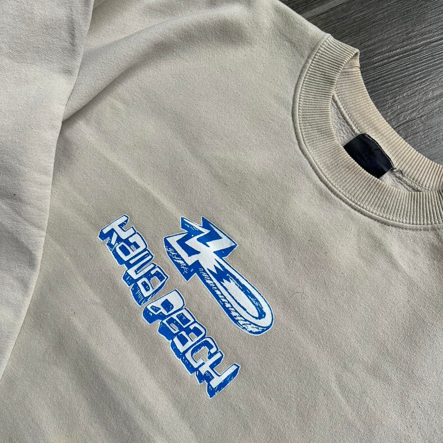Vintage 90s beige surf style sweatshirt
