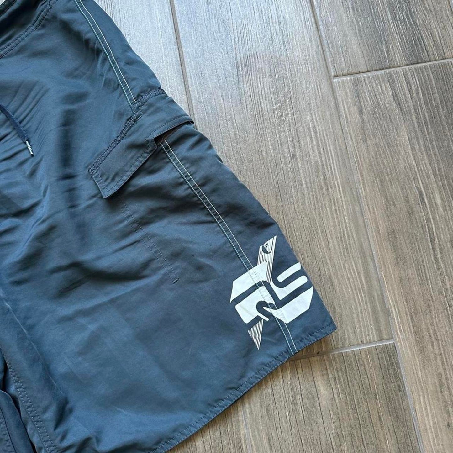 Quiksilver black and blue board