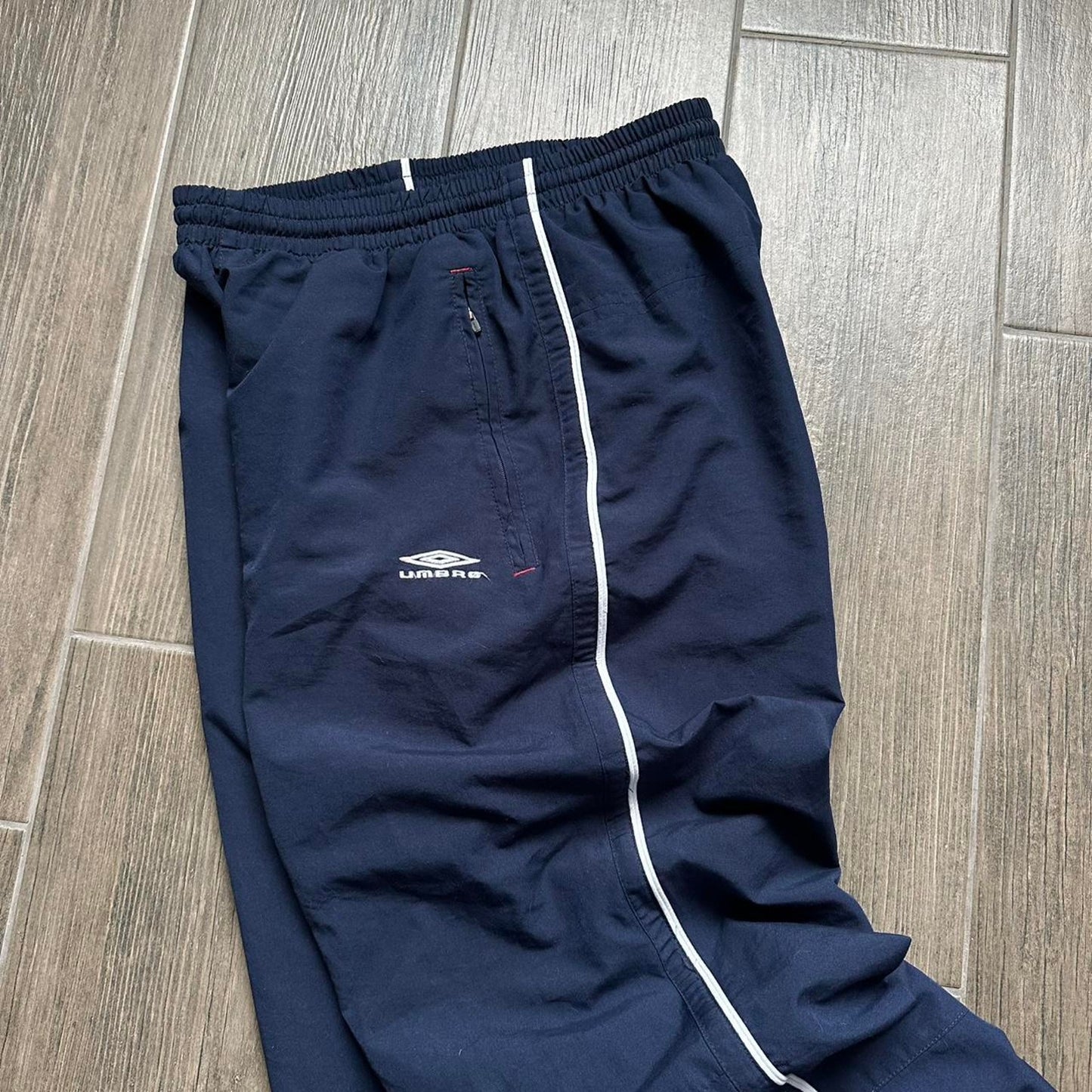 Umbro navy nylon baggy M sweatpants