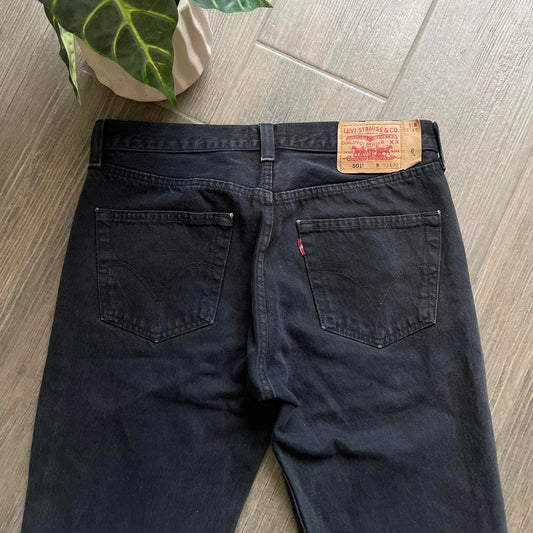 Levis black denim jeans