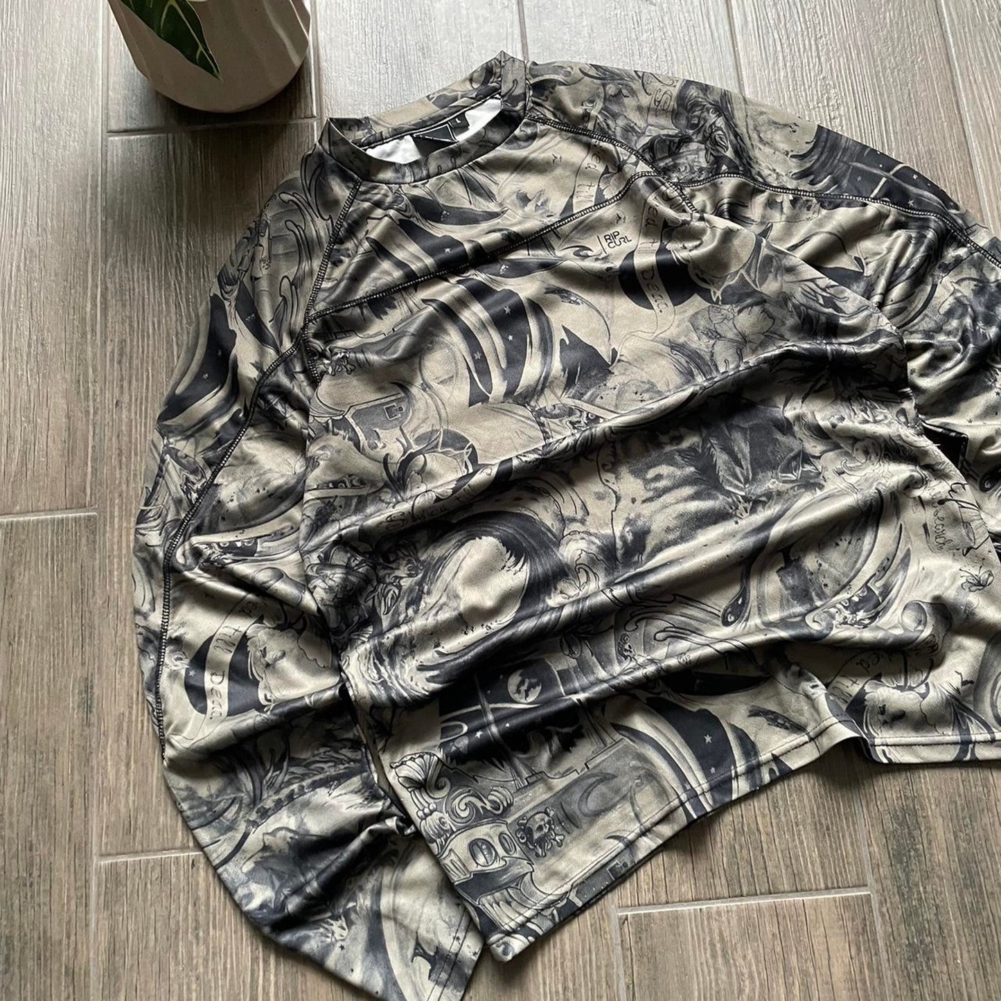 Rip Curl surf-wear swim long sleeve tee