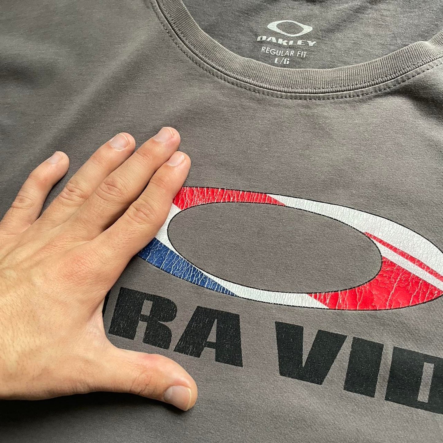 Oakley brown software vintage y2k tee