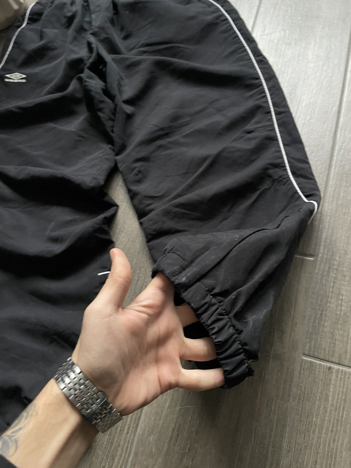 Umbro parachute baggy black nylon y2k sweatpants