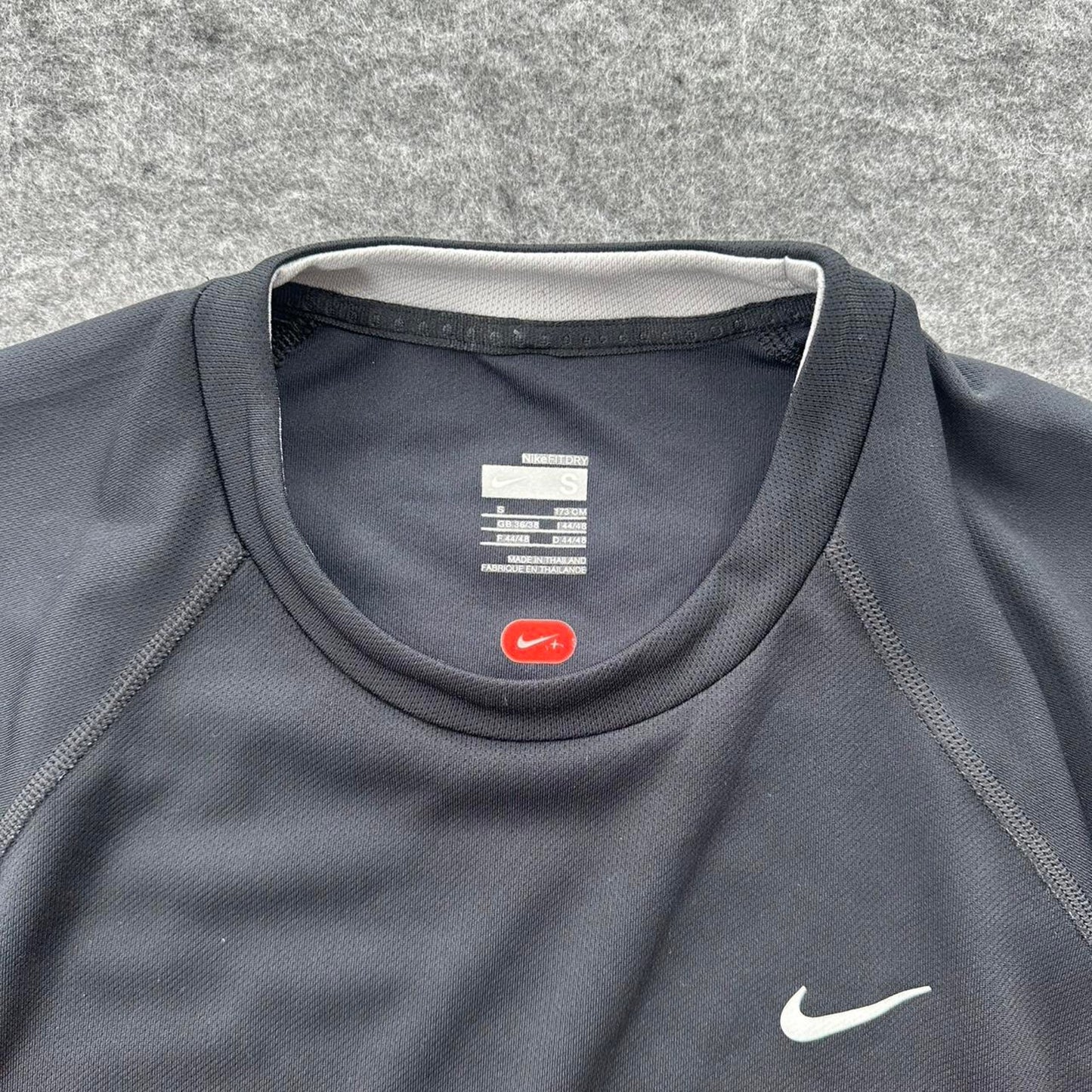 Nike dri fit black red