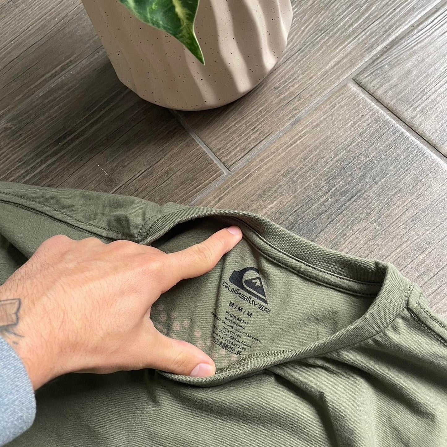 Quiksilver khaki big logo surf cotton t-shirt M