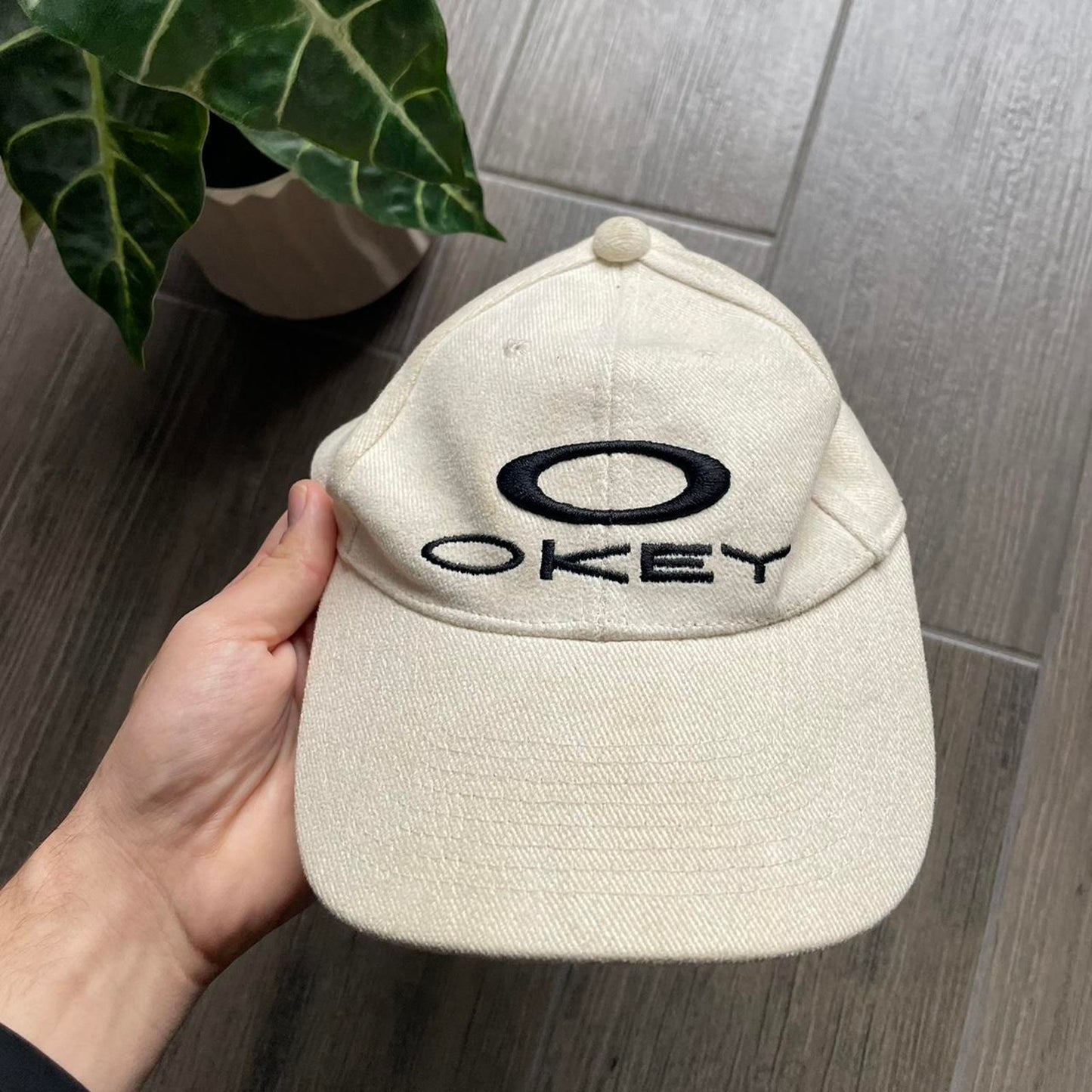 Okey beige streetwear y2k cap