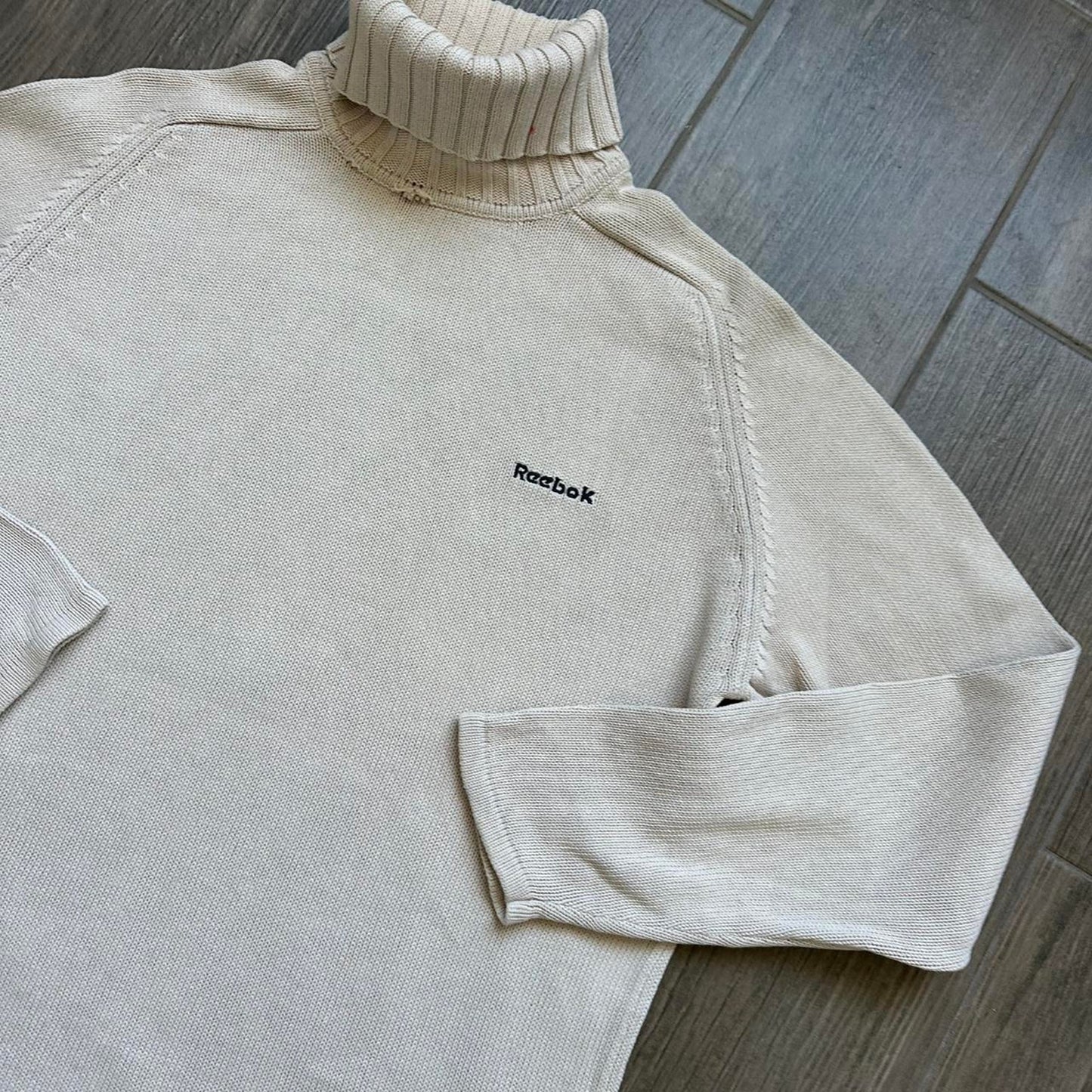 Reebok cream turtleneck sweatshirt