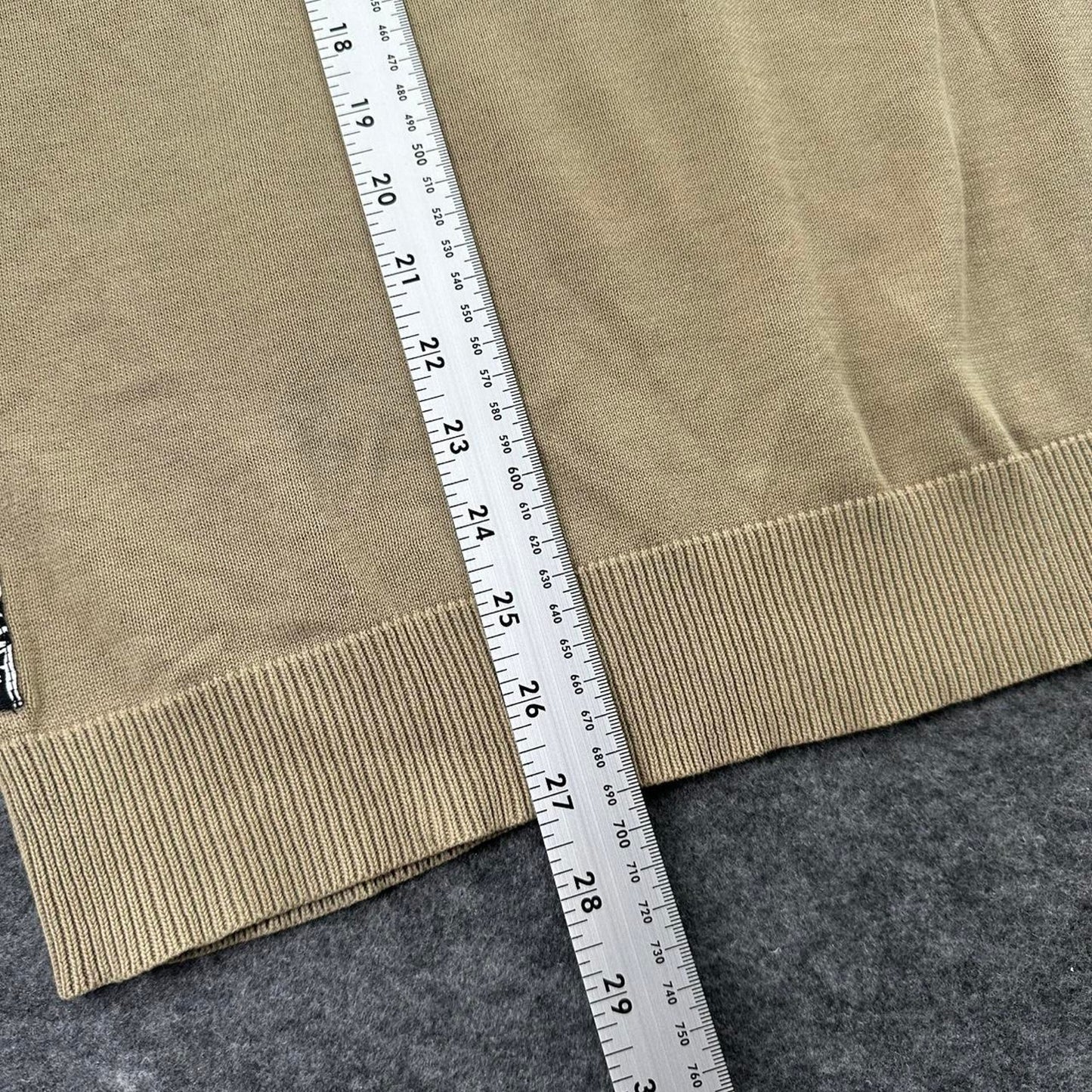 Quiksilver cream crewneck sweatshirt