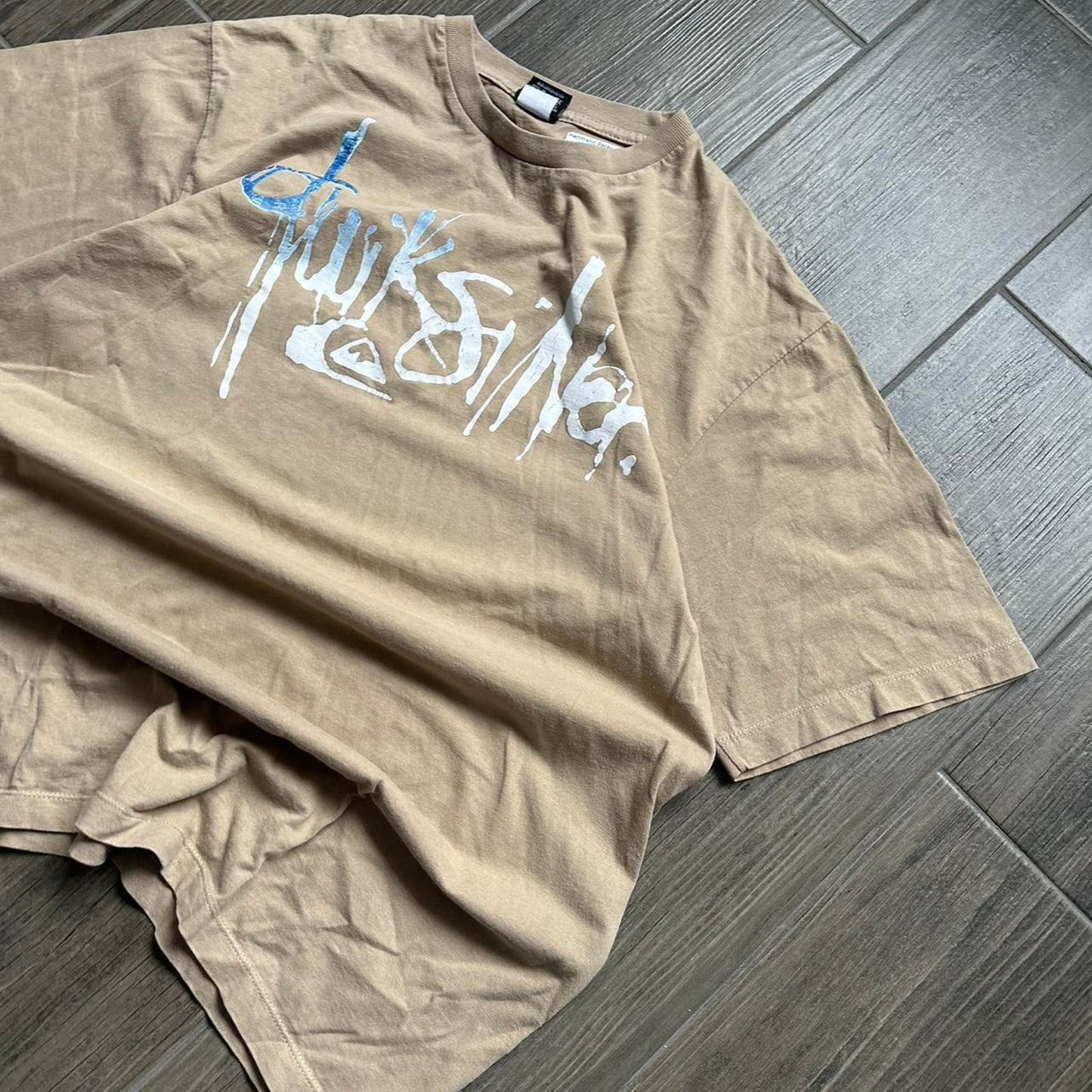 Quiksilver vintage made in Thailand beige surf tee