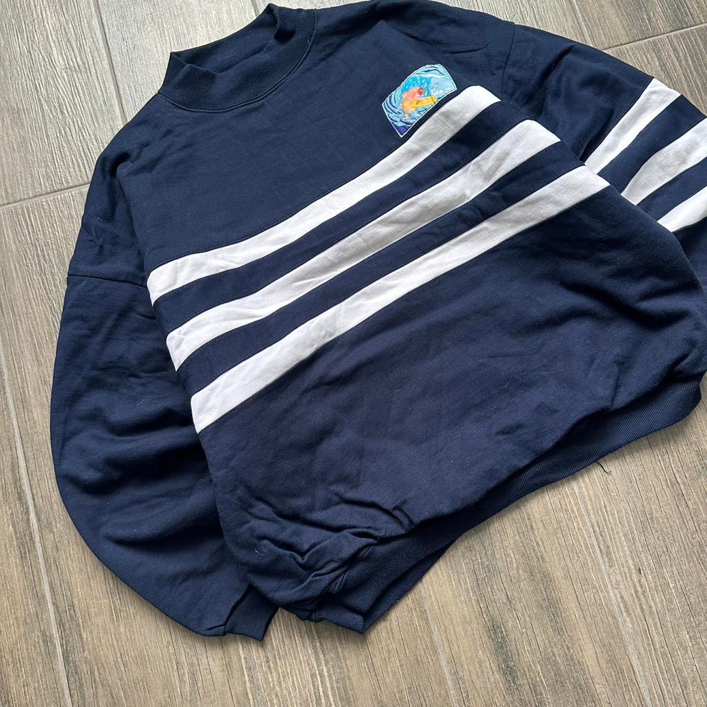 Vintage surf style 90s sweatshirt