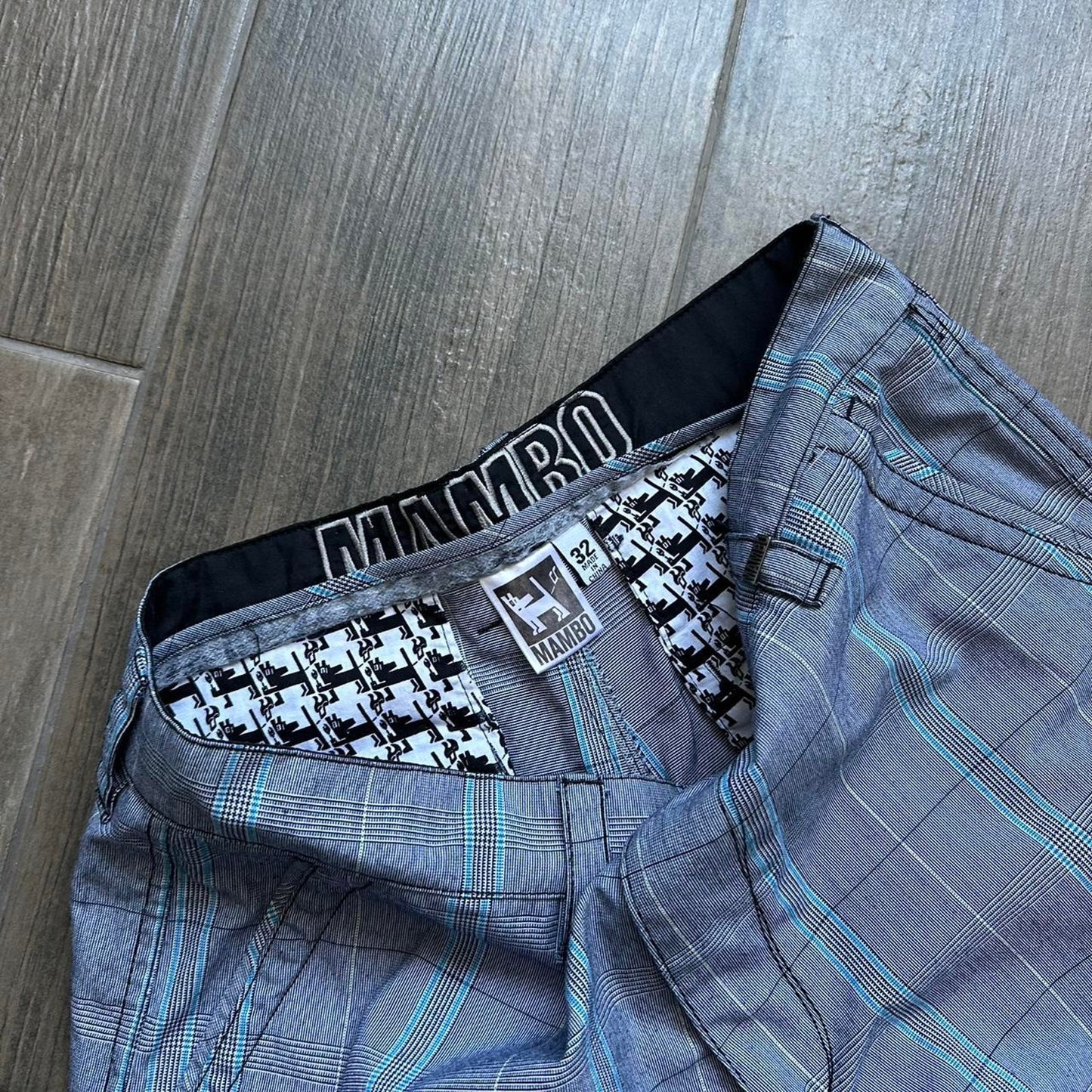 Mambo blue plaid shorts Size 32