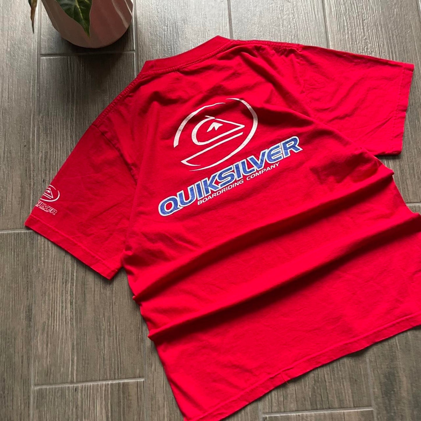 Quiksilver y2k big logo surf vintage S-M tee