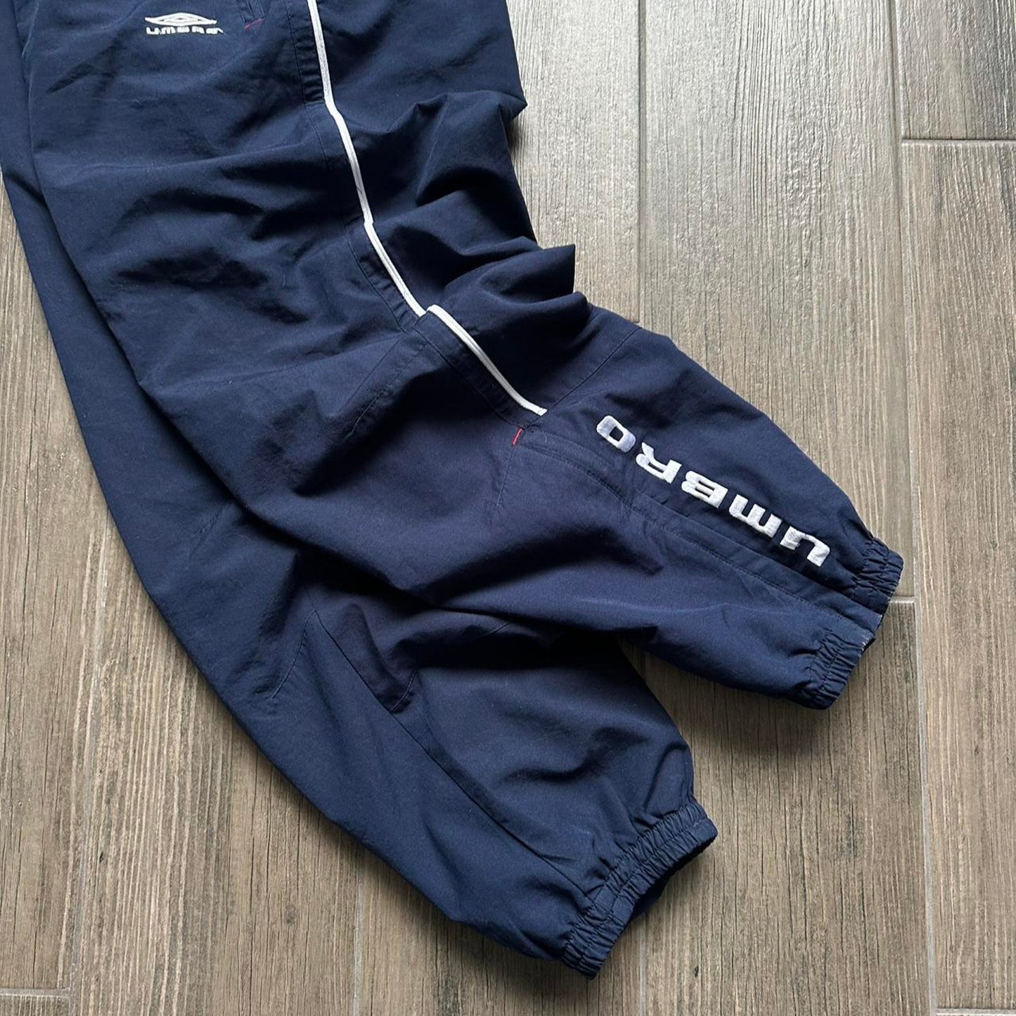 Umbro navy nylon baggy M sweatpants