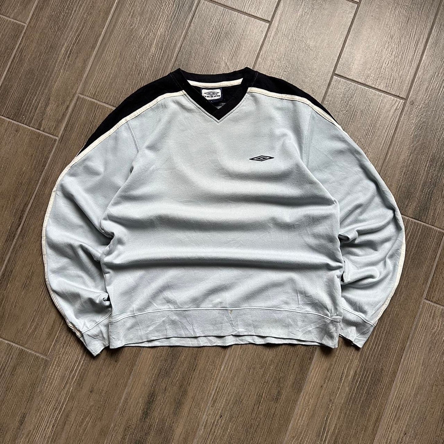 Umbro blue v neck oversized y2k sport L sweatshirt