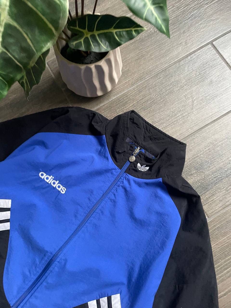 Adidas vintage nylon baggy jacket