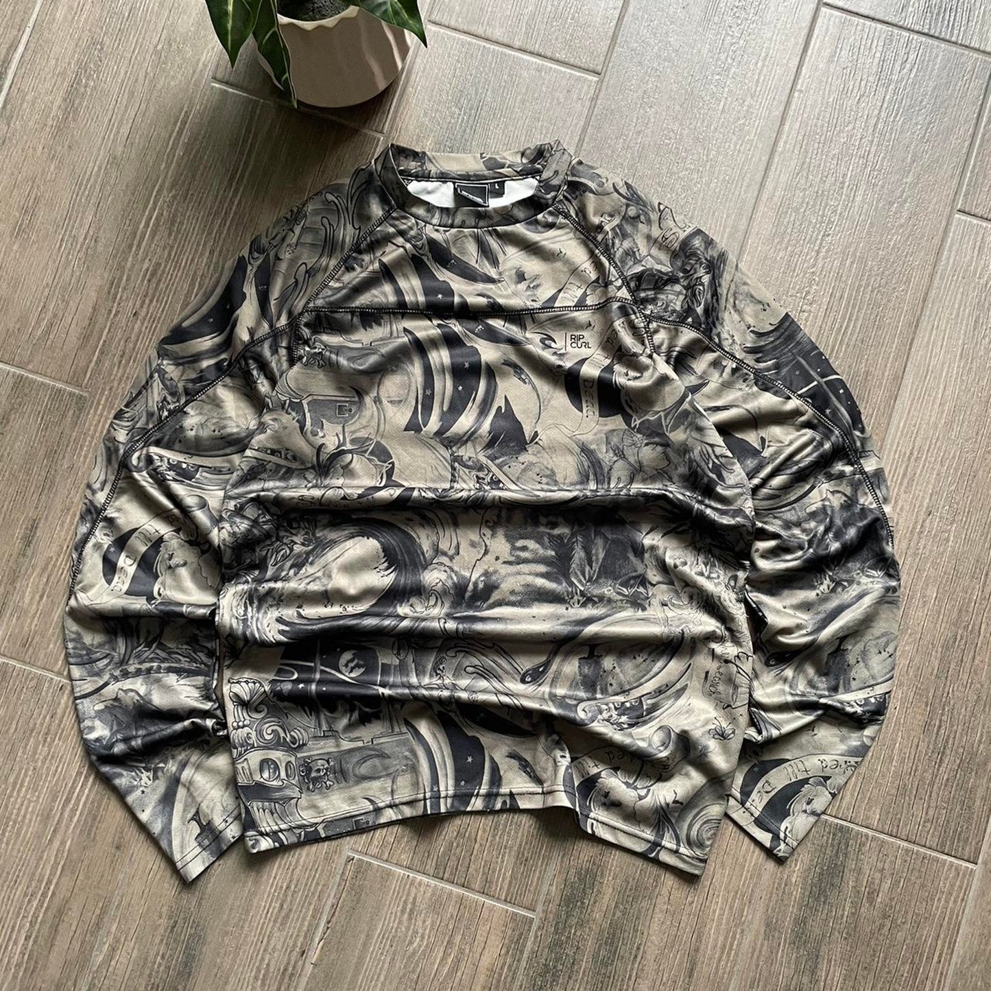 Rip Curl surf-wear swim long sleeve tee