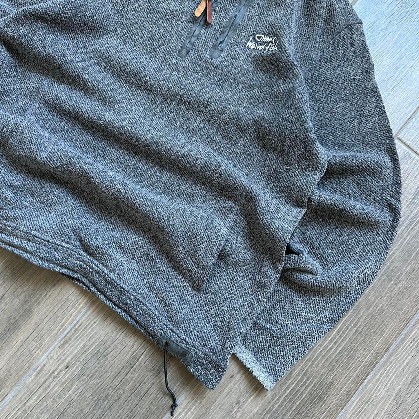 Weird Fish grey M Y2K baggy surf jumper