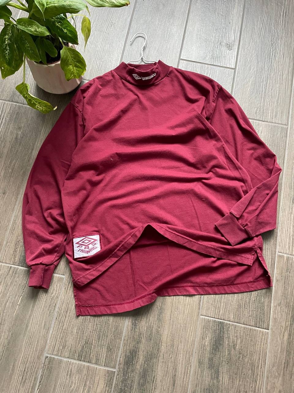 Umbro y2k burgundy vintage golf