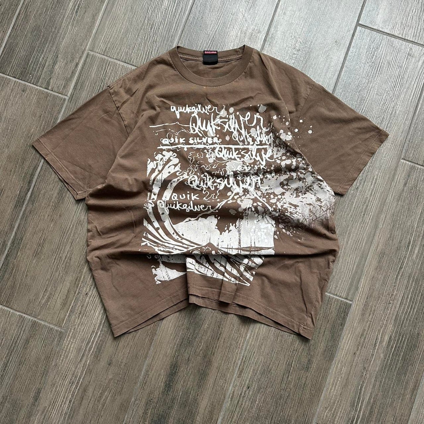 Quiksilver brown vintage tee