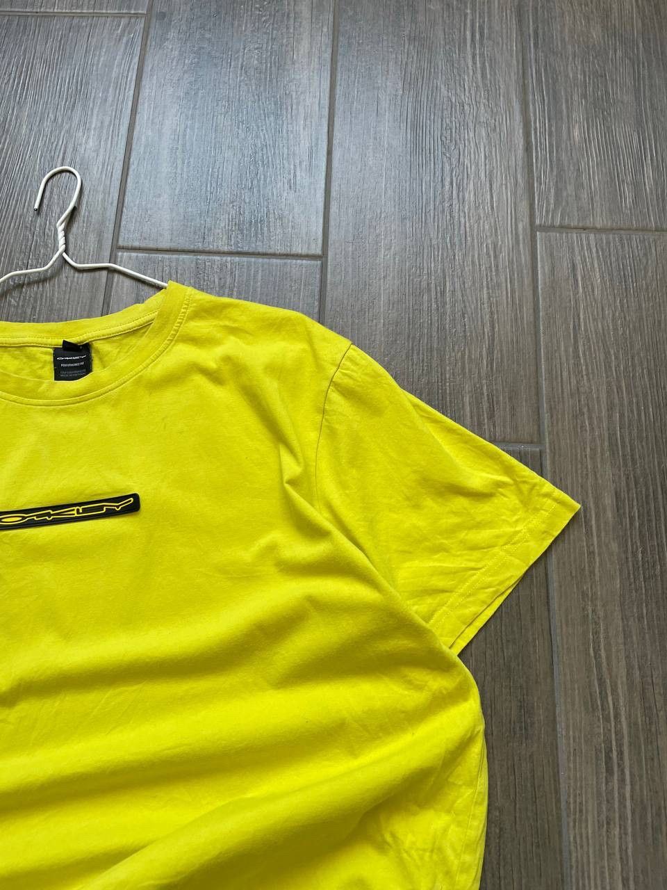 Oakley Software y2k Yellow center logo T-Shirt