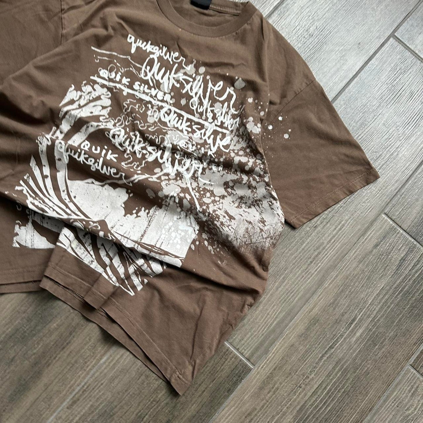 Quiksilver brown vintage tee