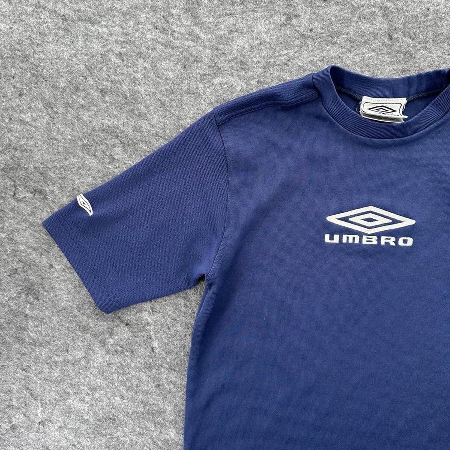Umbro navy blue t shirt with