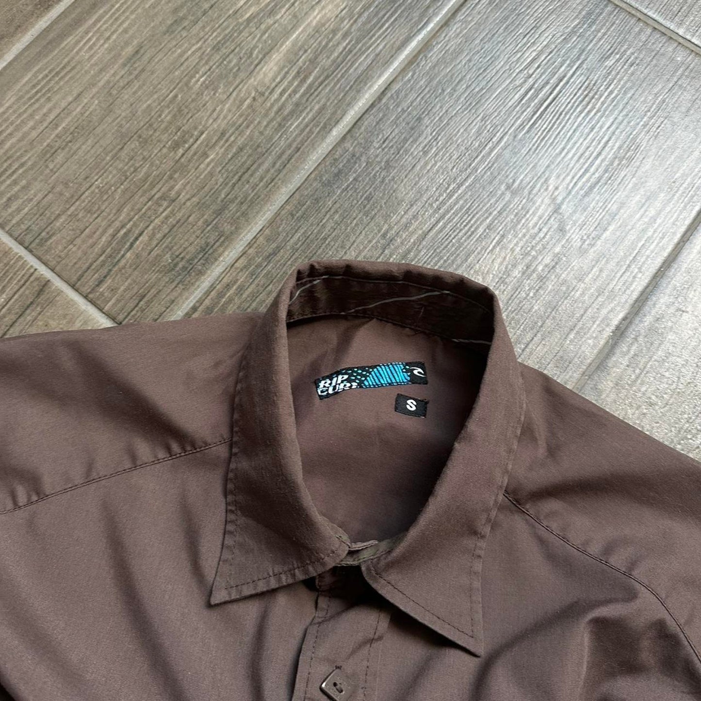 Rip Curl brown y2k S shirt