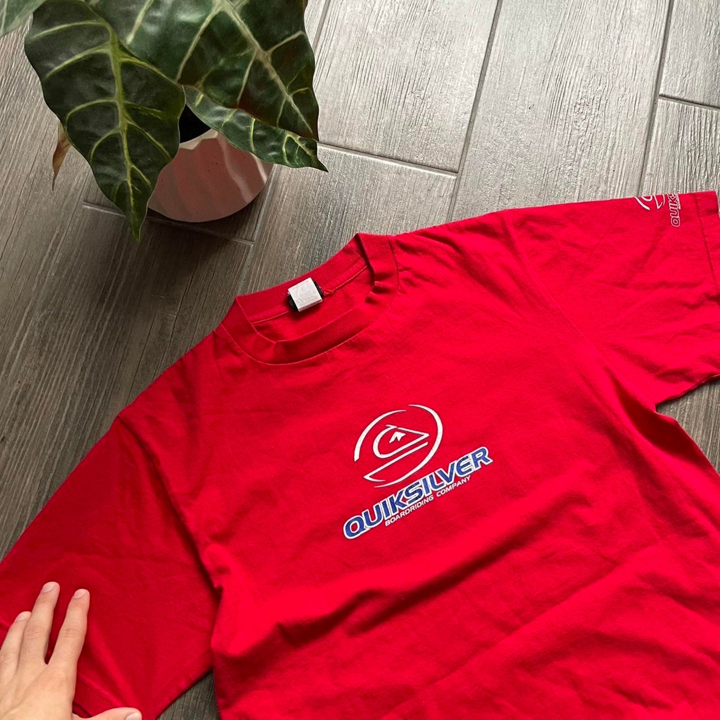 Quiksilver y2k big logo surf vintage S-M tee